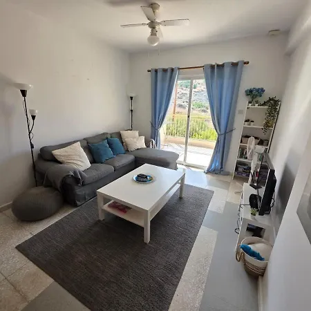 Regina Gardens 1bedroom Chloraka דירה *